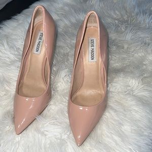 Steve Madden Nude shoe heel